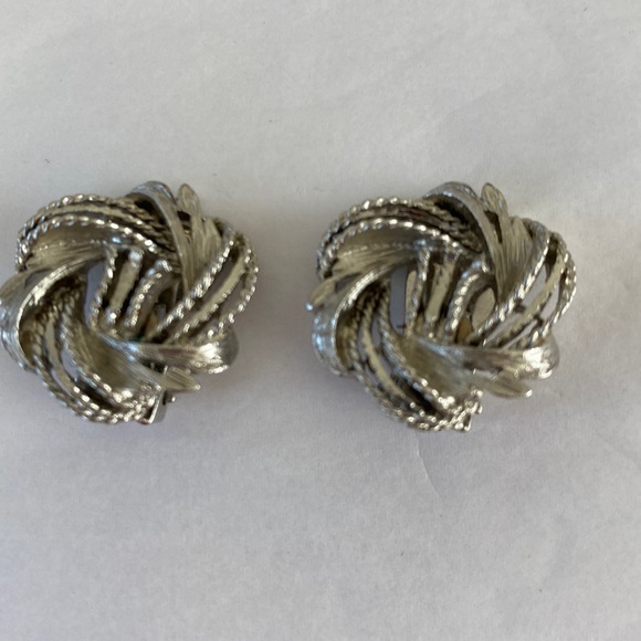 Vintage Roma Jewelry silver clip on earrings - Picture 1 of 3